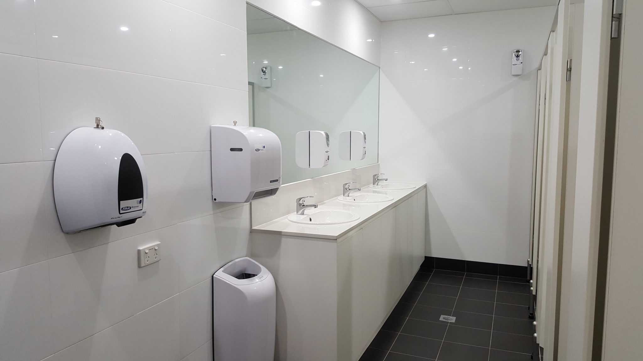 Why Your Business Will Benefit from In-Cubicle Sanitary Servicing - Flick